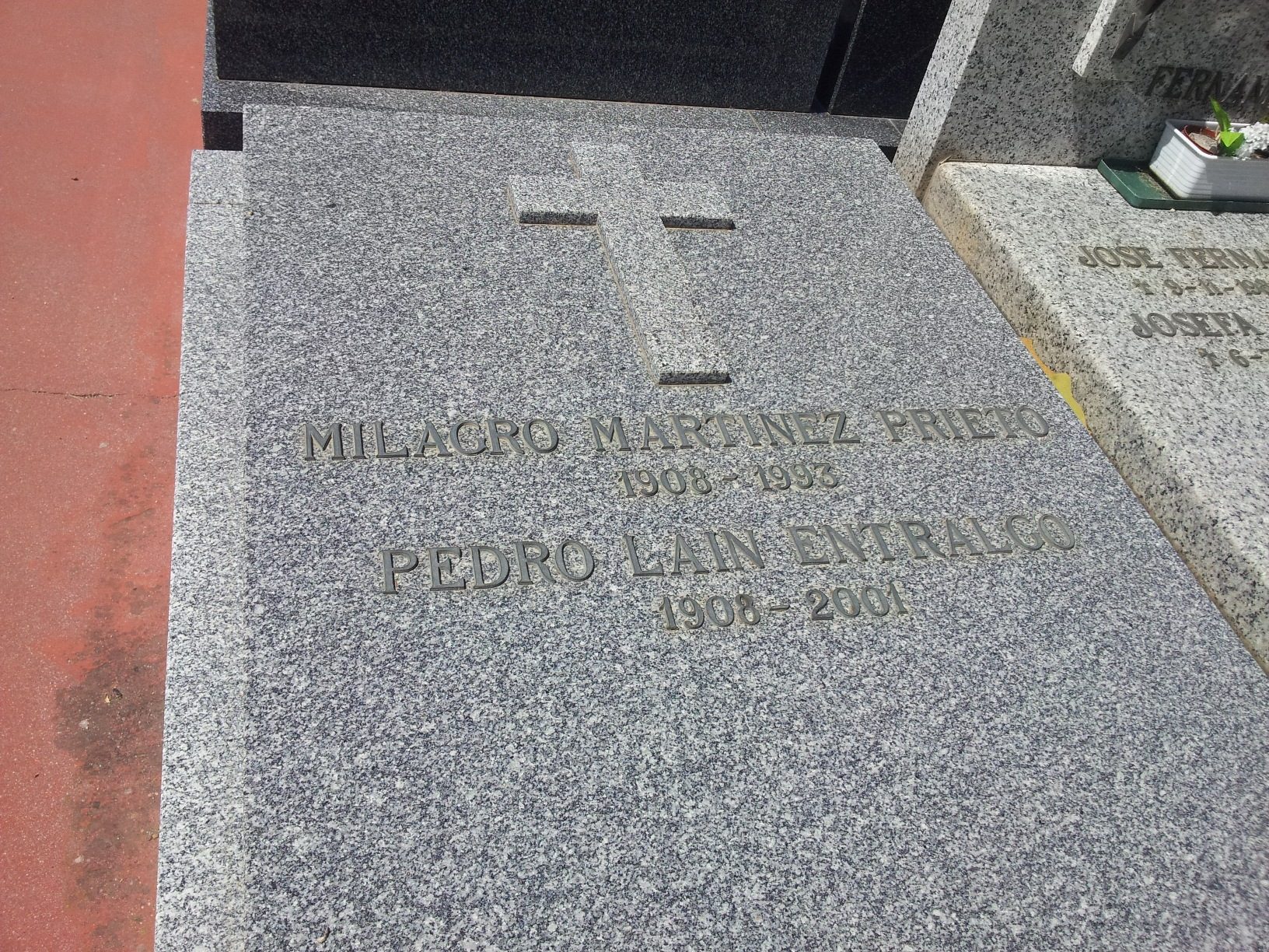 Pedro Lain Entralgo's tomb, Madrid - 03.jpg
